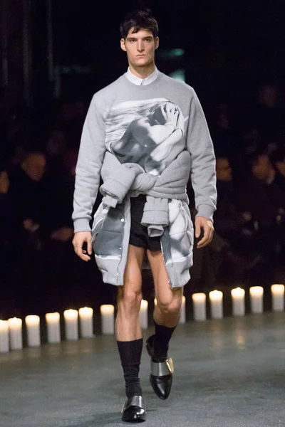 Look 24